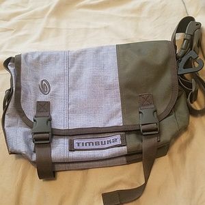 Adorable rare small-size Timbuk2 messenger pack